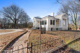 166 S Craft Street, Holly Springs, MS 38635