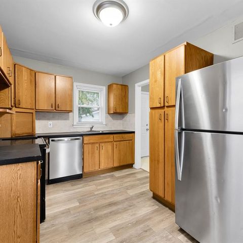 9082 Louise Street, Livonia City, MI 48150