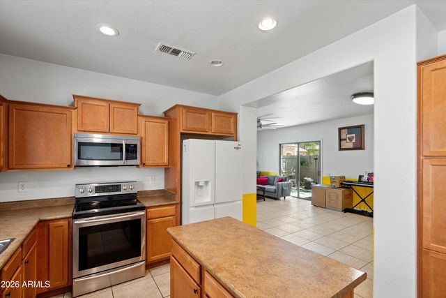 8415 W VERNON Avenue, Phoenix, AZ 85037