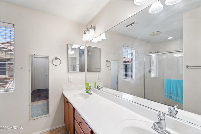 8415 W VERNON Avenue, Phoenix, AZ 85037