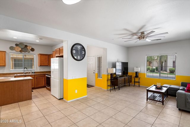 8415 W VERNON Avenue, Phoenix, AZ 85037