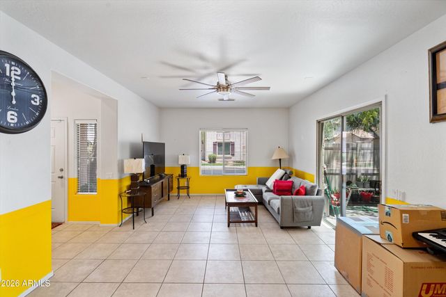 8415 W VERNON Avenue, Phoenix, AZ 85037