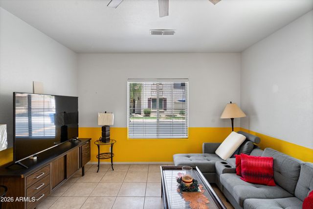 8415 W VERNON Avenue, Phoenix, AZ 85037