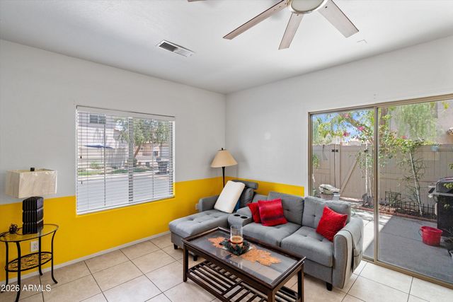 8415 W VERNON Avenue, Phoenix, AZ 85037