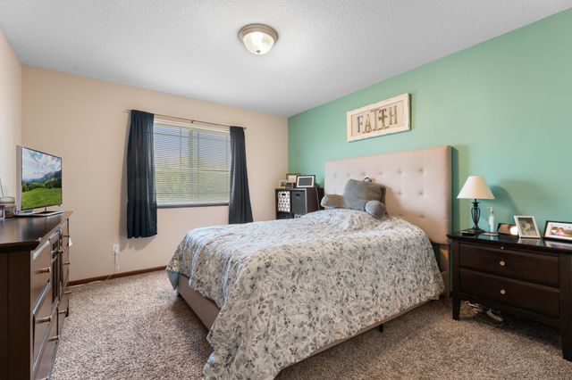 5270 Foxfield Drive NW, Rochester, MN 55901