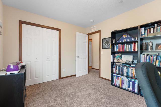 5270 Foxfield Drive NW, Rochester, MN 55901