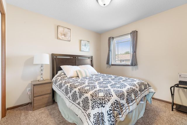 5270 Foxfield Drive NW, Rochester, MN 55901