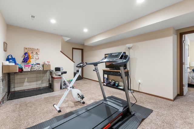 5270 Foxfield Drive NW, Rochester, MN 55901