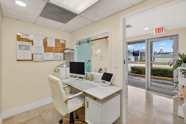 Null Null Avenue, Miami, FL 33145