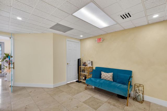 Null Null Avenue, Miami, FL 33145