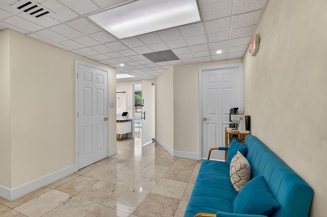 Null Null Avenue, Miami, FL 33145