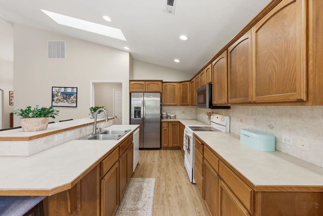 807 S Mayhew Ln, Spokane Valley, WA 99216