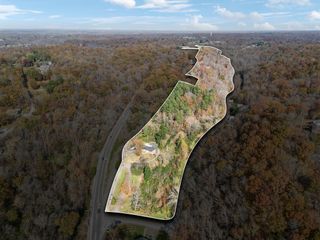 404B Van Hook Dr, Ashland City, TN 37015