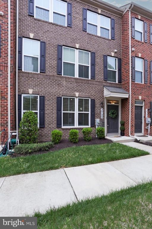 Image 1 of property listing at 3752 CHARTERHOUSE ALY, Waldorf, MD 20603