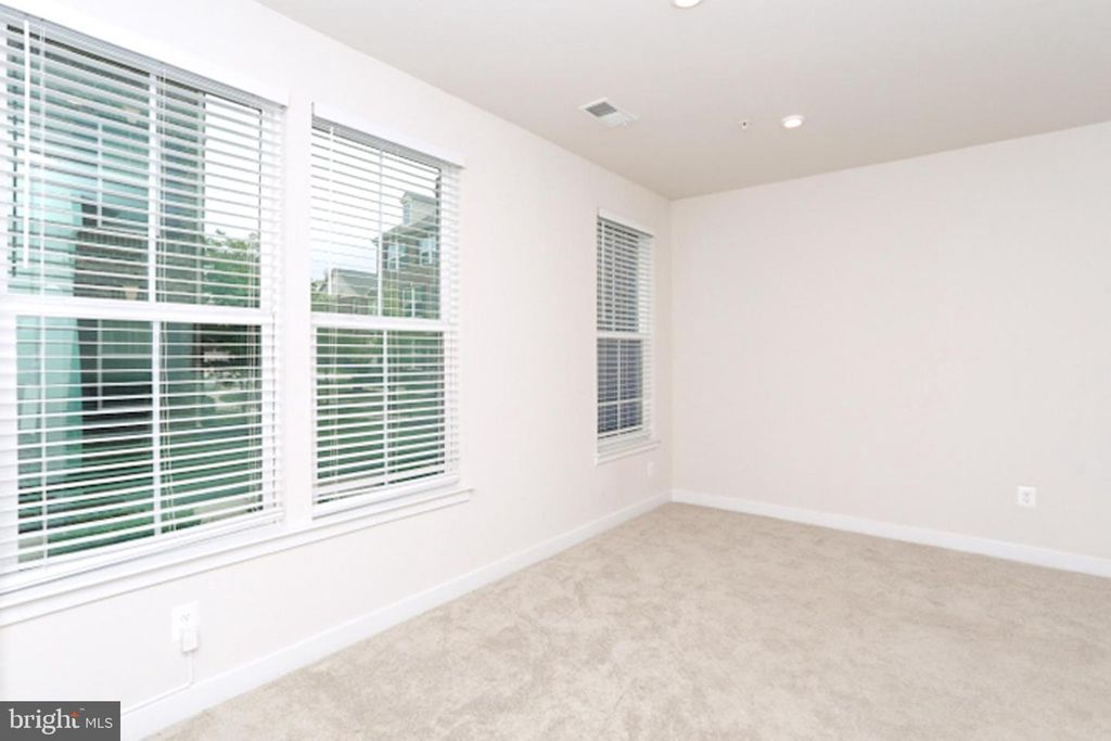 Image 3 of property listing at 3752 CHARTERHOUSE ALY, Waldorf, MD 20603
