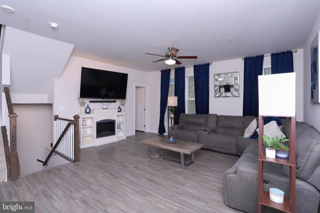 Image 6 of property listing at 3752 CHARTERHOUSE ALY, Waldorf, MD 20603