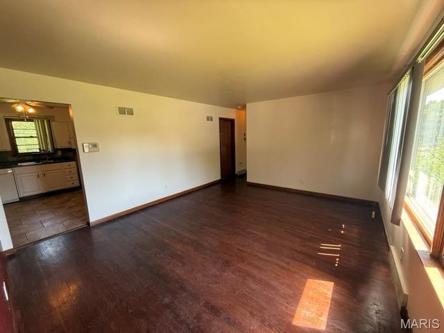 9732 Gloucester Drive, St Louis, MO 63137
