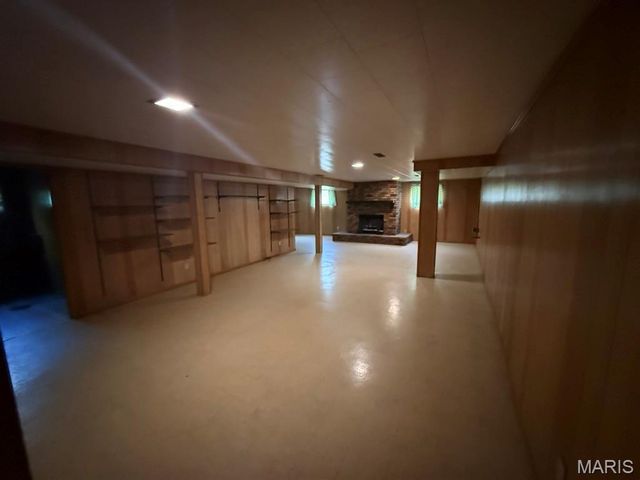 9732 Gloucester Drive, St Louis, MO 63137