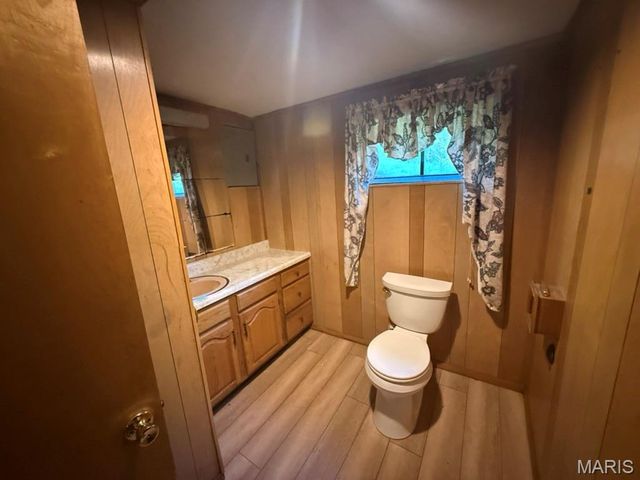 9732 Gloucester Drive, St Louis, MO 63137