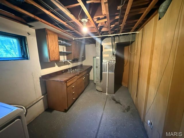 9732 Gloucester Drive, St Louis, MO 63137