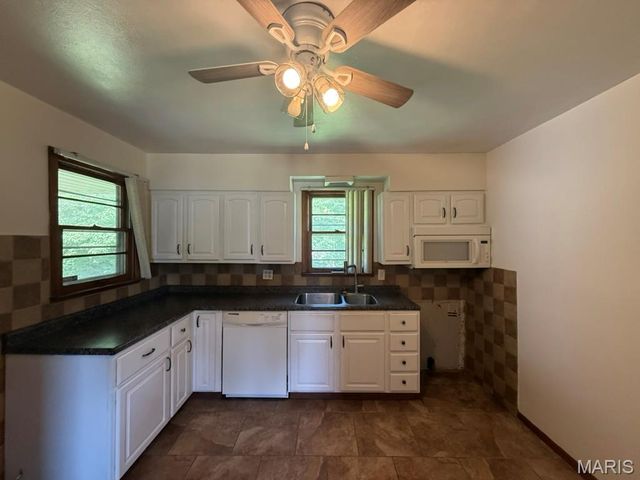 9732 Gloucester Drive, St Louis, MO 63137
