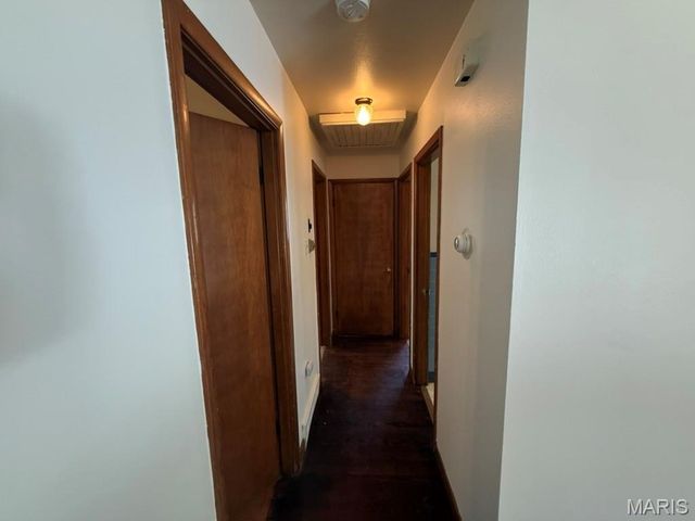 9732 Gloucester Drive, St Louis, MO 63137
