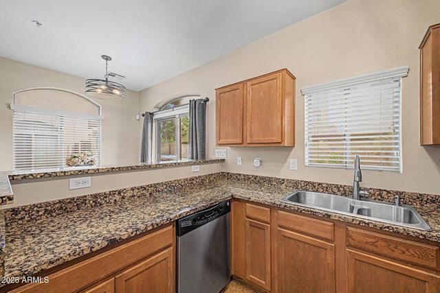 2725 E MINE CREEK Road 1028, Phoenix, AZ 85024