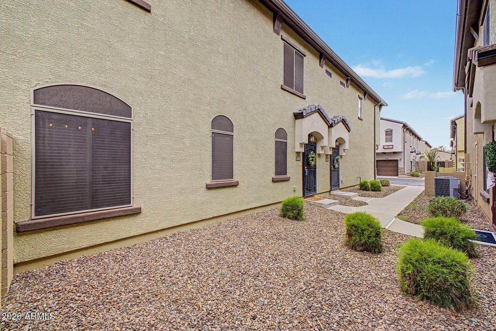 2725 E MINE CREEK Road 1028, Phoenix, AZ 85024