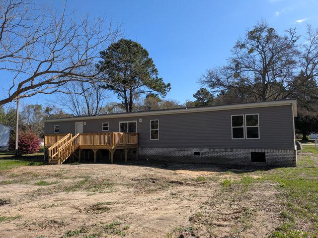 1284 Pocahontas Circle, Manning, SC 29102
