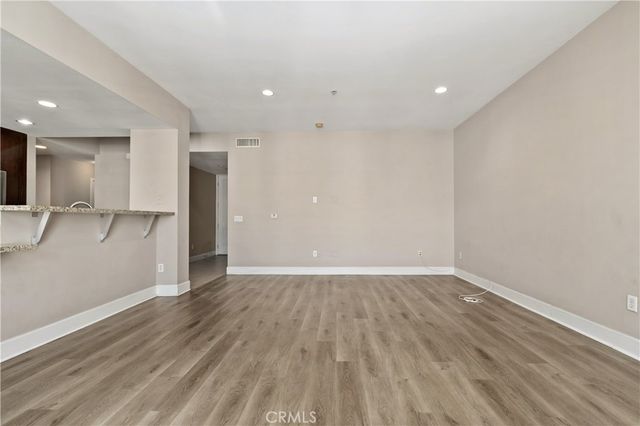 300 E 4th Street 304, Long Beach, CA 90802