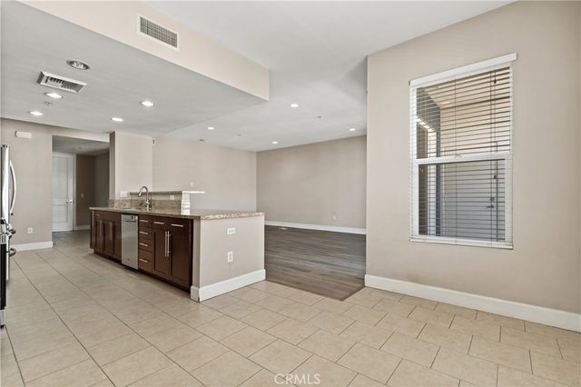 300 E 4th Street 304, Long Beach, CA 90802