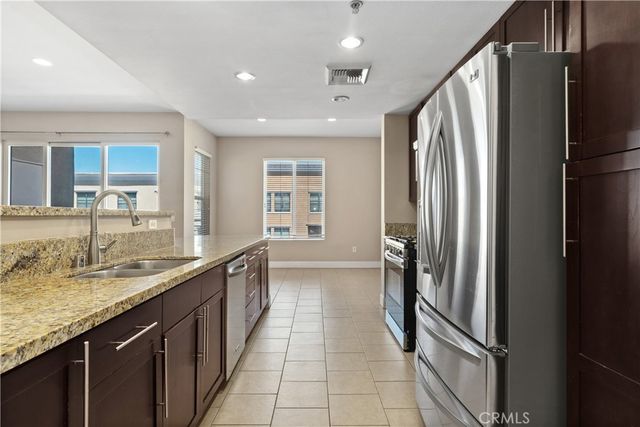 300 E 4th Street 304, Long Beach, CA 90802