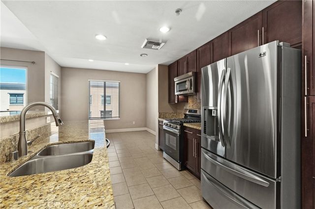 300 E 4th Street 304, Long Beach, CA 90802