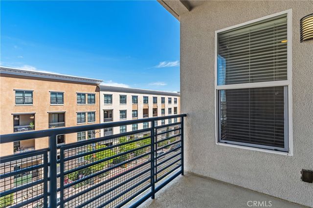 300 E 4th Street 304, Long Beach, CA 90802
