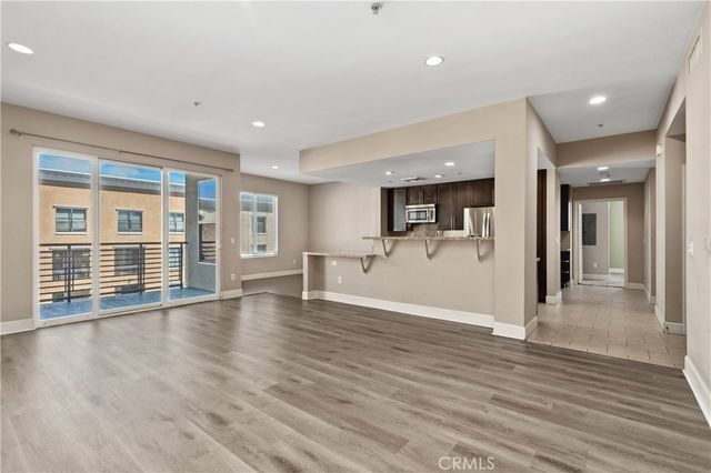 300 E 4th Street 304, Long Beach, CA 90802