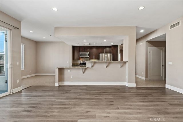 300 E 4th Street 304, Long Beach, CA 90802