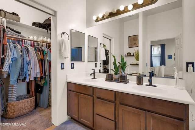 253 E Forrest Feezor Street, Vail, AZ 85641