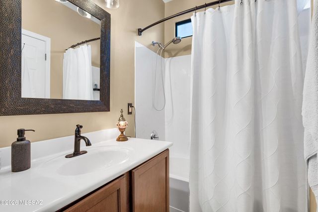 253 E Forrest Feezor Street, Vail, AZ 85641