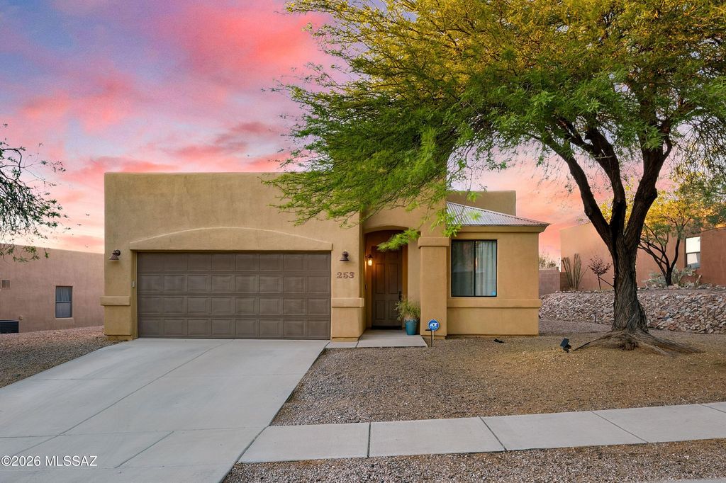 253 E Forrest Feezor Street, Vail, AZ 85641