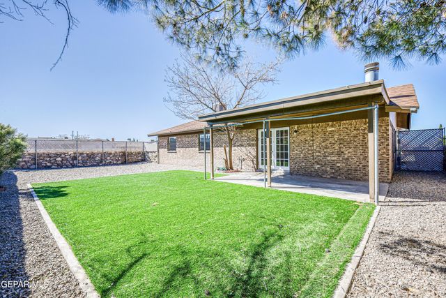 1000 Shawnee Lane, El Paso, TX 79912