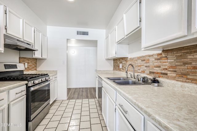 1000 Shawnee Lane, El Paso, TX 79912