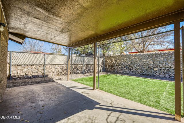 1000 Shawnee Lane, El Paso, TX 79912