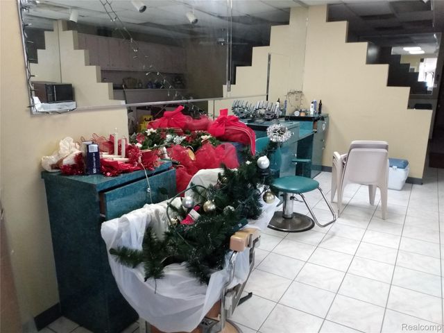 7353 Gratiot Avenue, Detroit, MI 48213