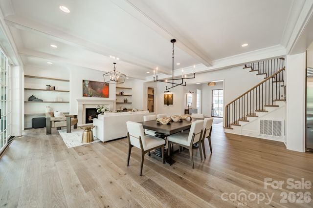 2113 Brandon Circle, Charlotte, NC 28211