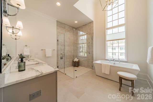 2113 Brandon Circle, Charlotte, NC 28211