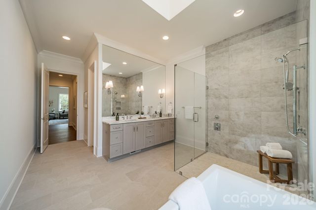 2113 Brandon Circle, Charlotte, NC 28211