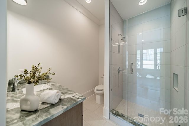 2113 Brandon Circle, Charlotte, NC 28211