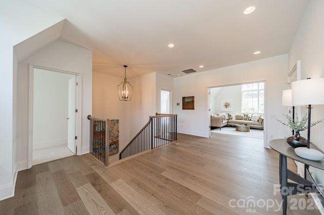 2113 Brandon Circle, Charlotte, NC 28211