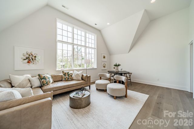 2113 Brandon Circle, Charlotte, NC 28211