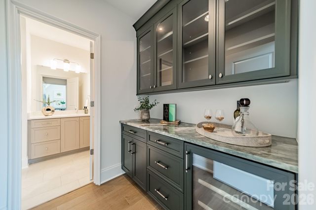 2113 Brandon Circle, Charlotte, NC 28211